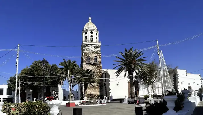 Let’s Talk with Poetry – Cantautoría Festival