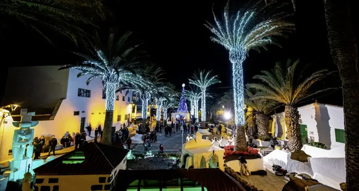 🎆🎶 Fireworks + live “verbena” street party to welcome 2026 in San Bartolomé