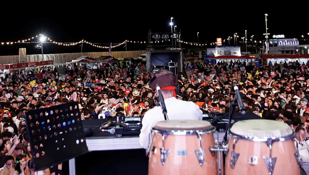 Puerto del Carmen Carnival 2026 — Gran Coso Float Parade (Hotel Barcarola Club → Fariones Playa)