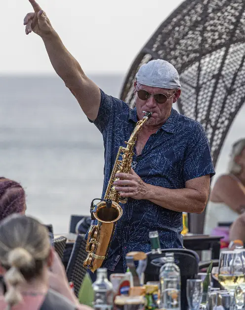 Live Sax — Bobby Blu at La Ola