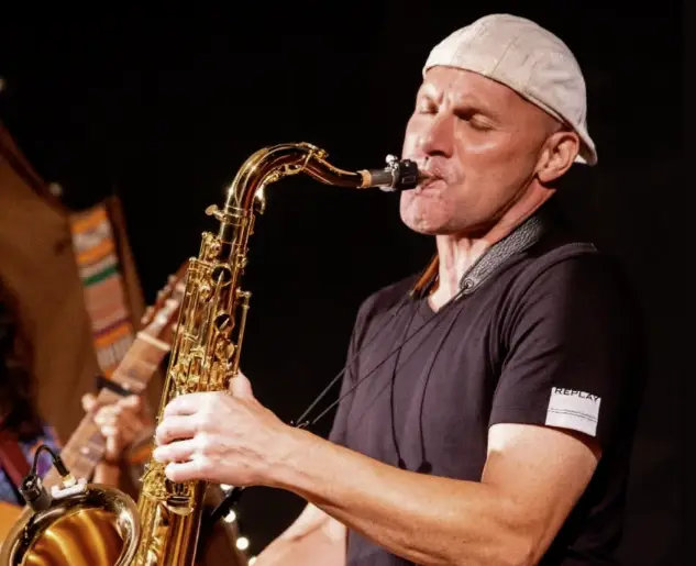 Live Sax — Bobby Blu at La Ola